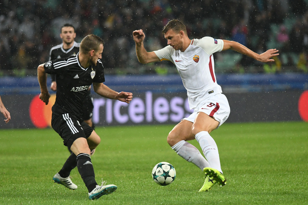 Chỉ 8 phút sau đó, AS Roma đã có bàn thắng thứ hai.