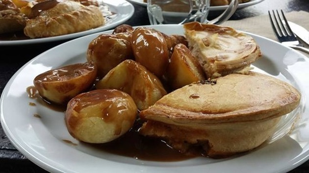 Cửa tiệm đặc biệt với những món ăn mang tên cựu cầu thủ Arsenal.