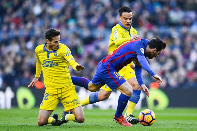 Messi đã ghi được 9 bàn tại La Liga mùa giải này, trong khi Las Palmas chỉ mới ghi hơn anh 1 bàn.