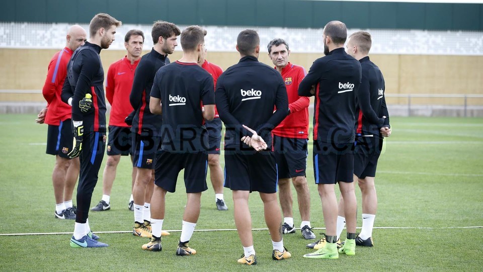 Buổi tập diễn ra hết sức nghiêm túc.