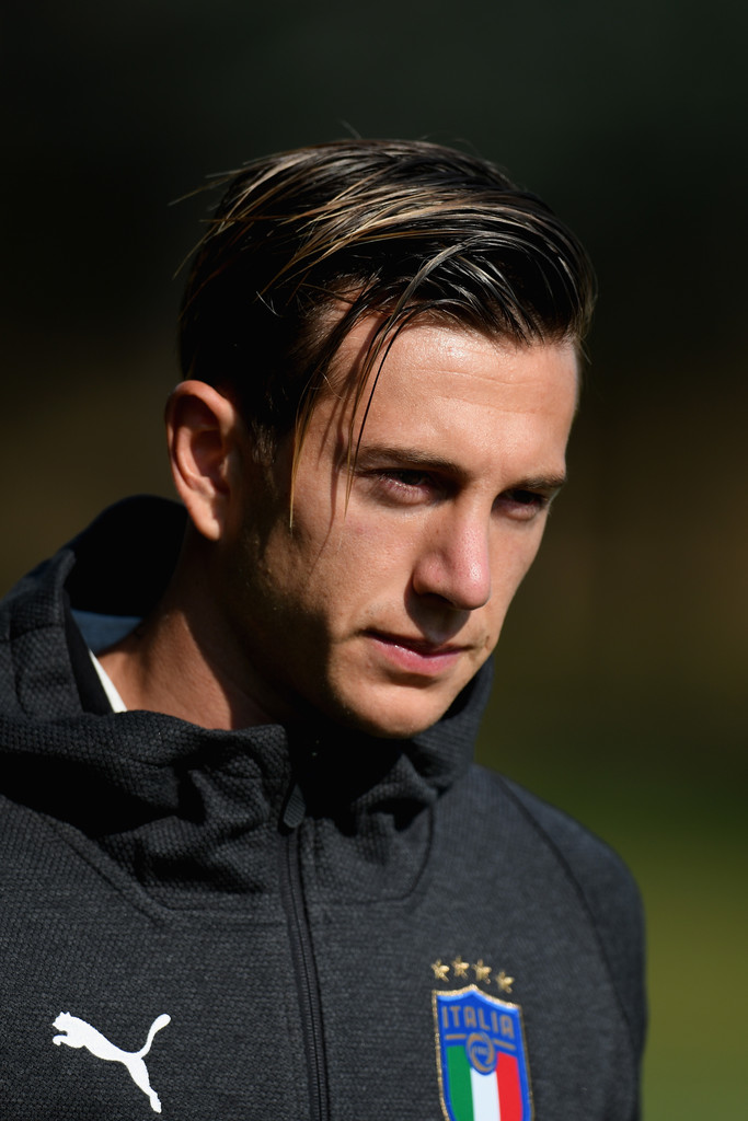 Federico Bernardeschi, tân binh của Juventus xuất hiện như một tài tử điện ảnh trên sân.
