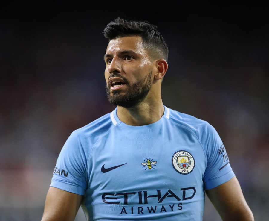5. Sergio Aguero (Manchester City) - 3 lần - Quá đáng tiếc cho El Kun khi anh không thể nâng cao thành tích này trong thời gian tới vì vụ tai nạn xe ở Hà Lan. Với vai trò là tiền đạo, việc Aguero kiến tạo cho đồng đội nhiều sẽ giúp lối chơi của Pep Guardiola biến hóa hơn. Ngoài ra, Aguero cũng đang có 6 bàn thắng ở Ngoại hạng Anh. Ảnh: Daily Star.
