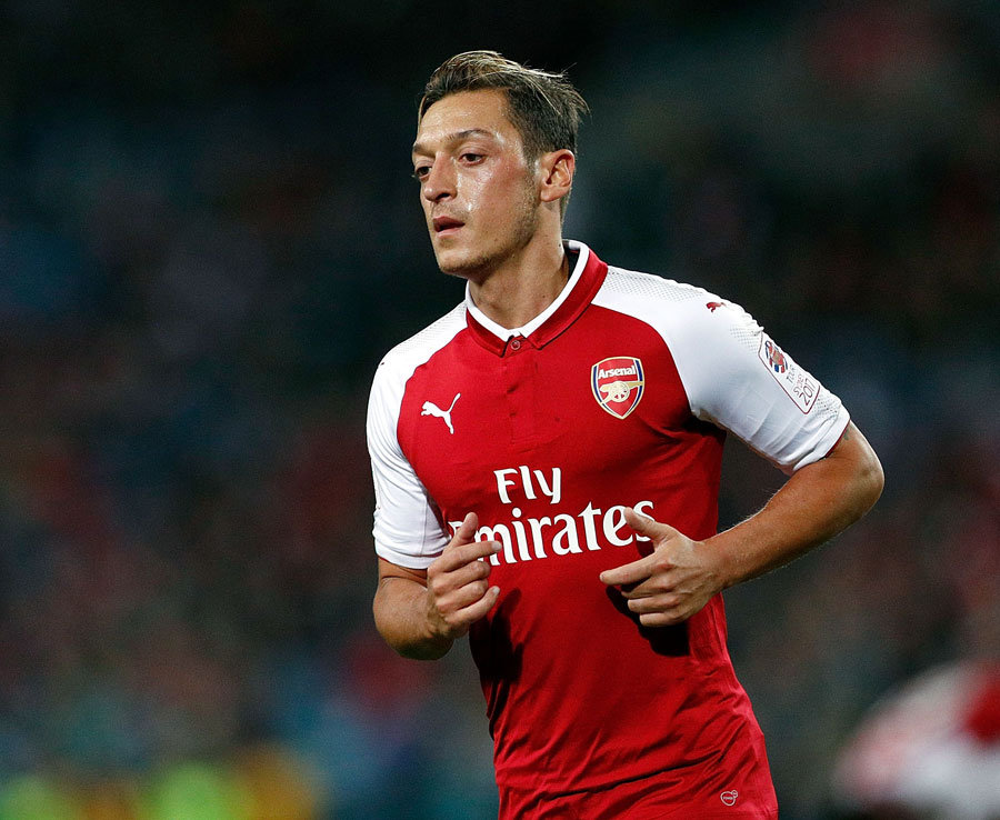 3. Mesut Ozil - 0,35 kiến tạo mỗi trận. Ảnh: Daily Star.