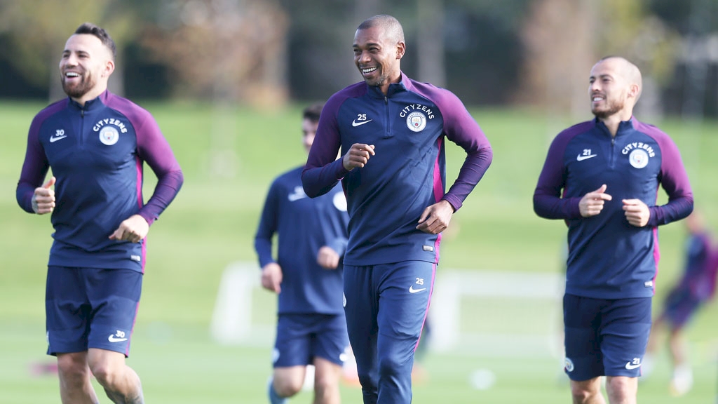 Niềm hân hoan không hề giấu diếm trên khuôn mặt của các cầu thủ Man City.