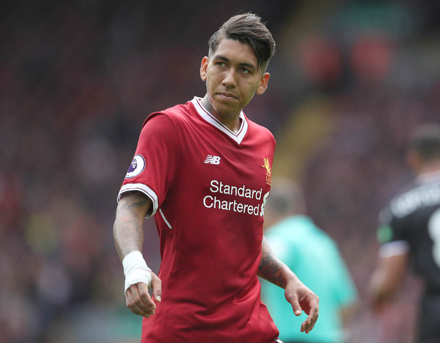 Tiền đạo: Roberto Firmino. Thi đấu ở vị trí tiền đạo là một trải nghiệm hoàn toàn mới của Firmino trong mùa giải này. Tuy nhiên anh vẫn hoàn thành tốt nhiệm vụ khi ghi tới 6 bàn kiến tạo 3 lần sau 16 trận chơi cho The Kop.