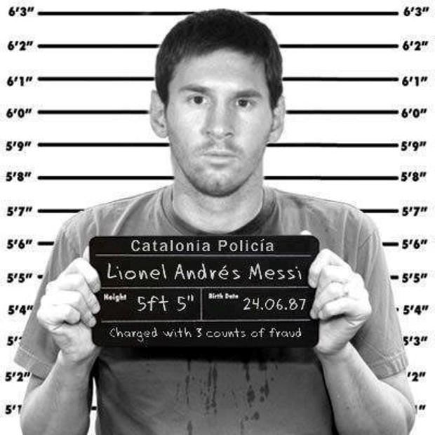 Messi đau khổ khi phải ở tù. Ảnh: Internet.
