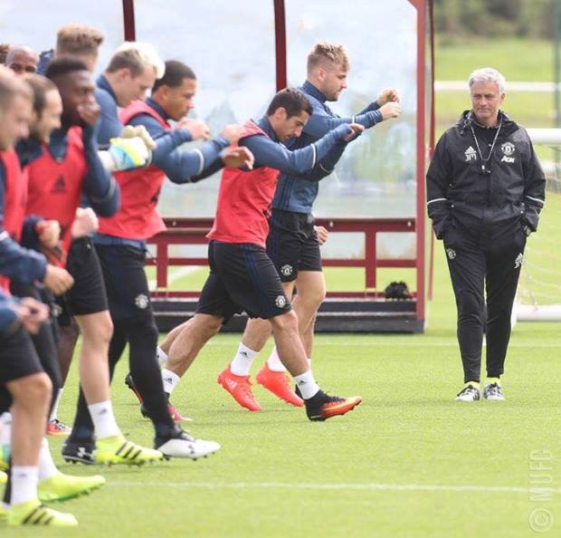 Mourinho tỏ vẻ hài lòng về các học trò mới. Ảnh: Internet.