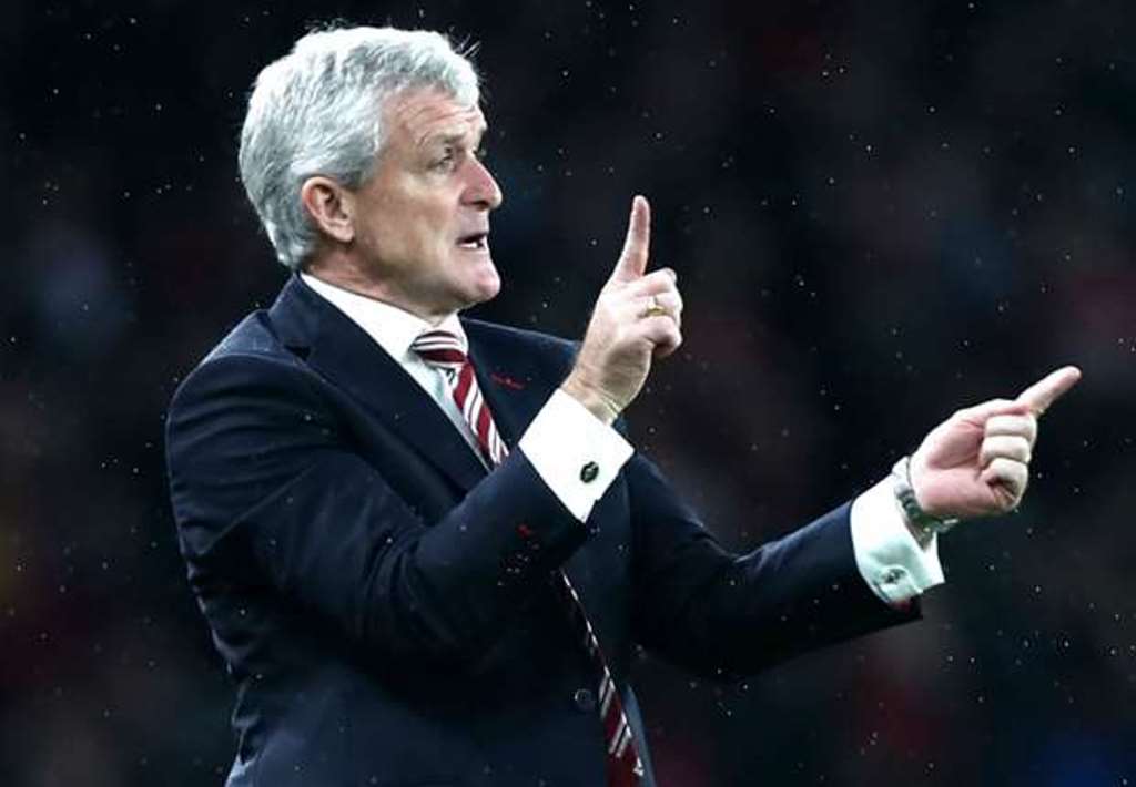 Mark Hughes sợ tốc độ của Arsenal. Ảnh: Goal.