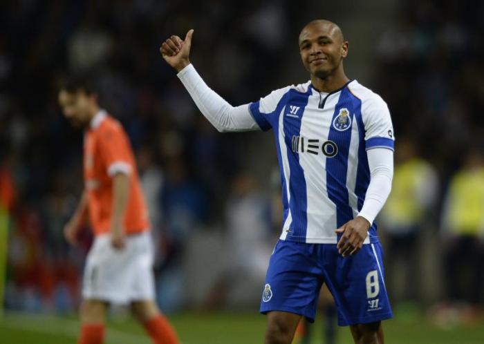 Yacine Brahimi được M.U theo đuổi. Ảnh: ESPN.
