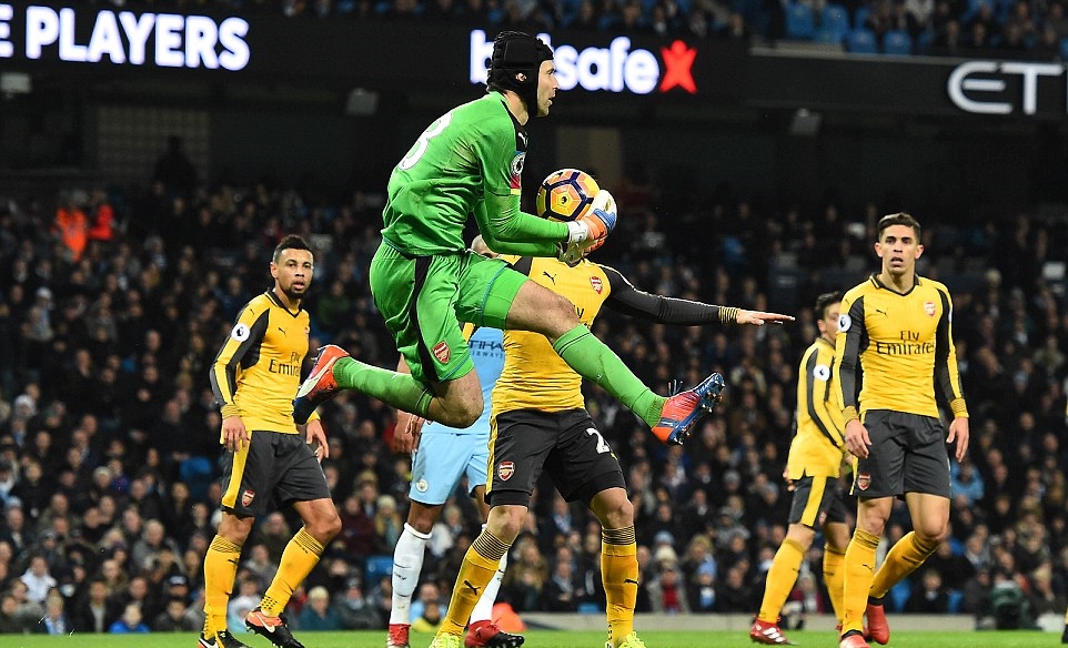 Cả Arsenal lẫn MC đều có vấn đề cần giải quyết.