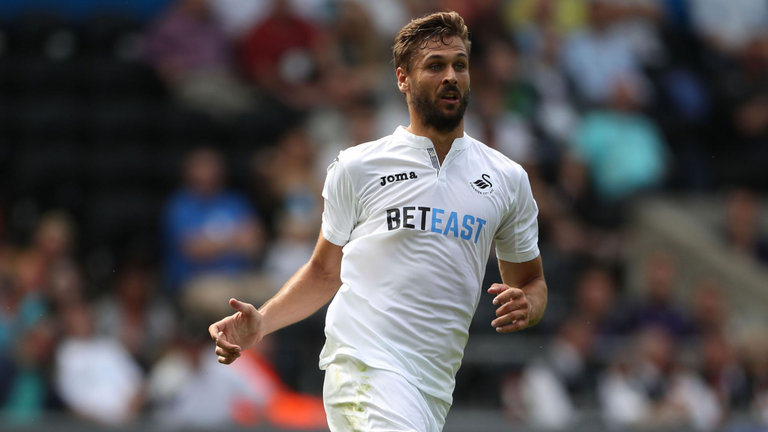 Llorente của Swansea.