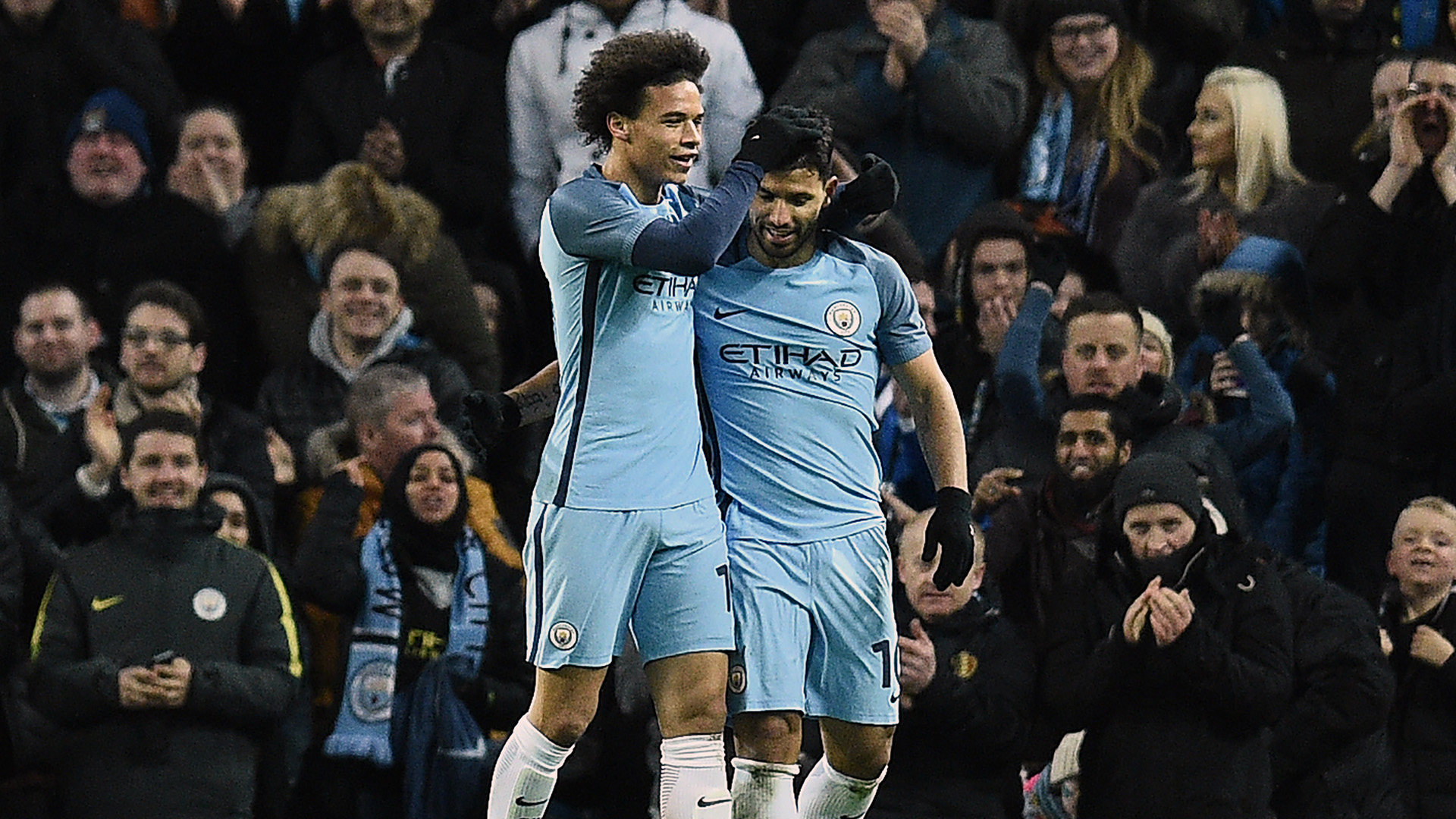 Sergio Aguero được Pep khen ngợi hết lời sau cú đúp.