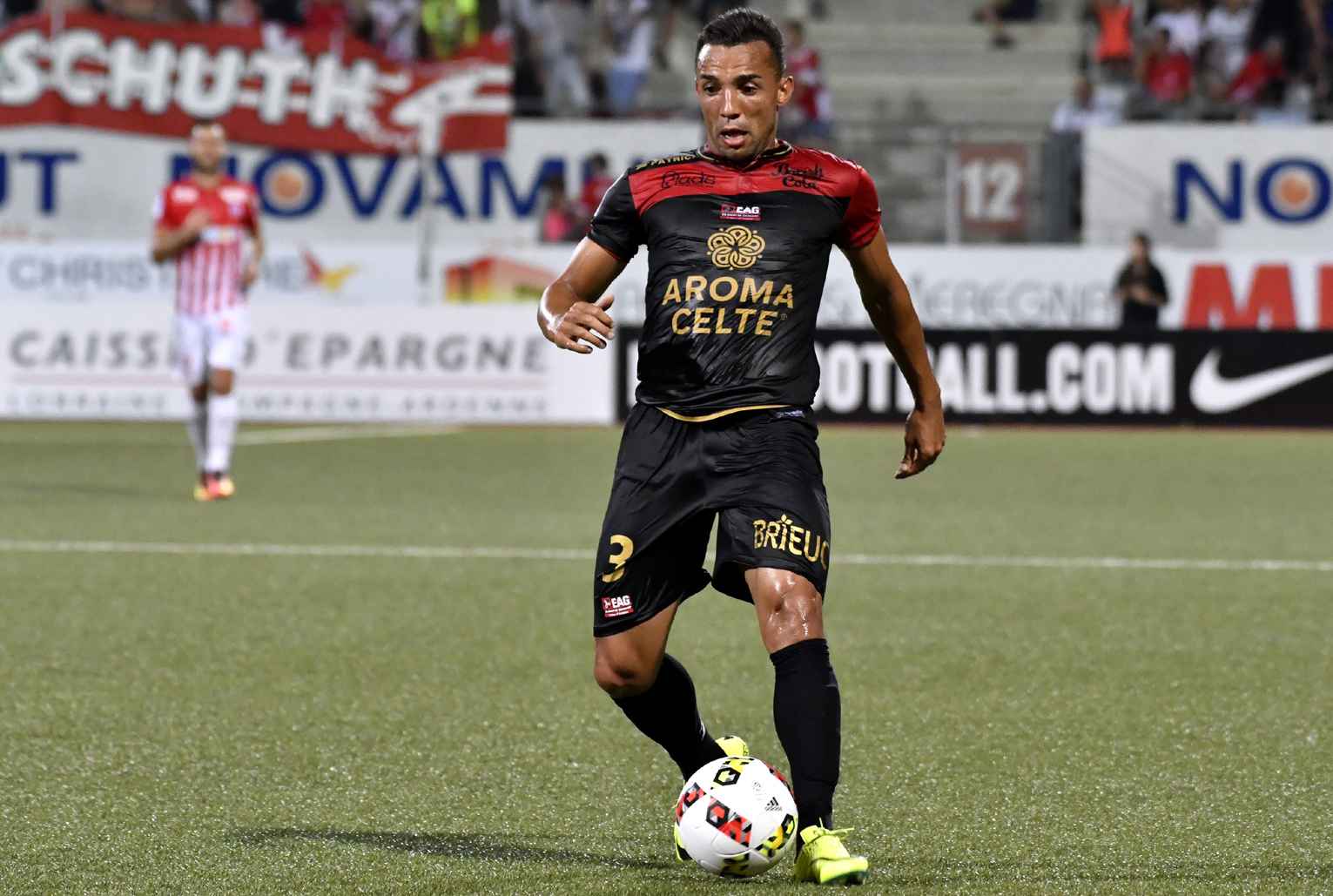 5. Fernando Marçal (Guingamp, 28 tuổi): 6 đường chuyền thành bàn