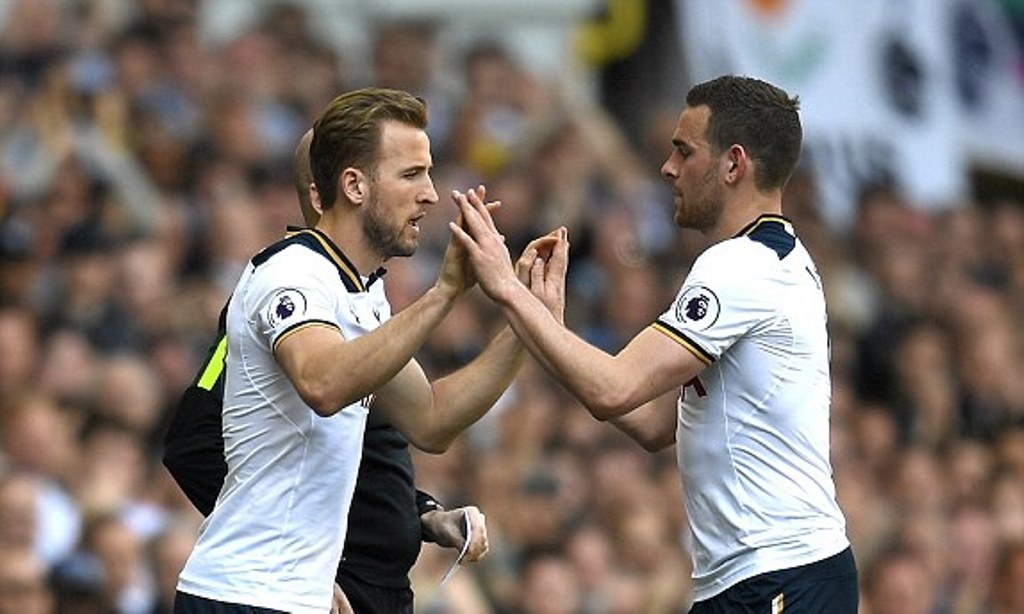 Harry Kane được tung vào sân nhằm lấy lại cảm giác bóng.
