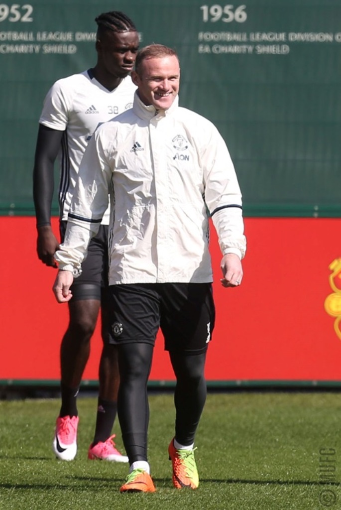 Giữa bão chấn thương, dàn sao Man United vẫn cực nhắng trên sân tập - Bóng Đá