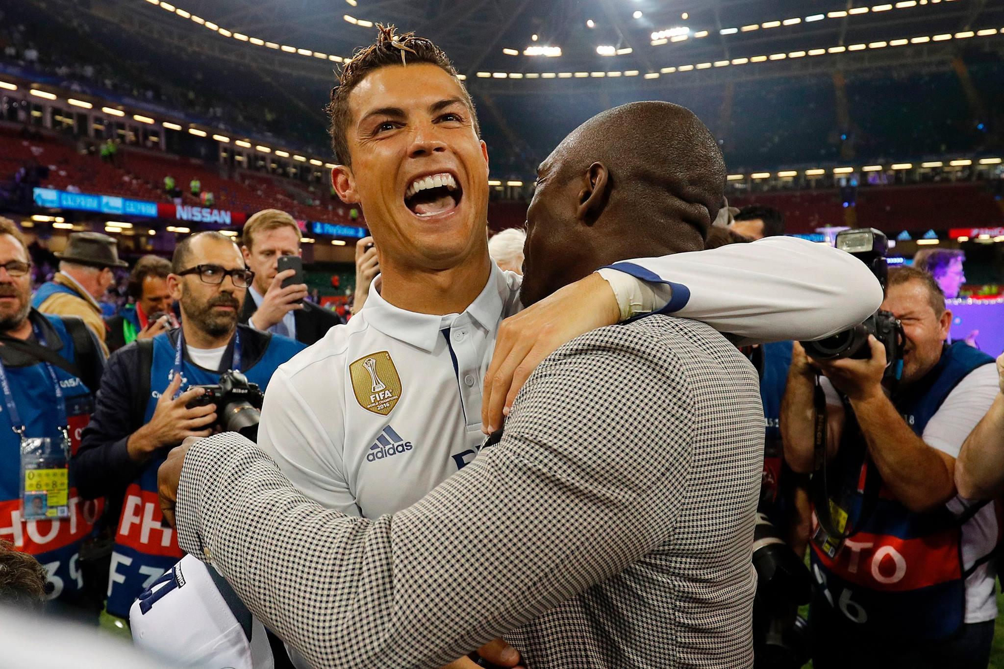 Ronaldo luôn là tâm điểm.