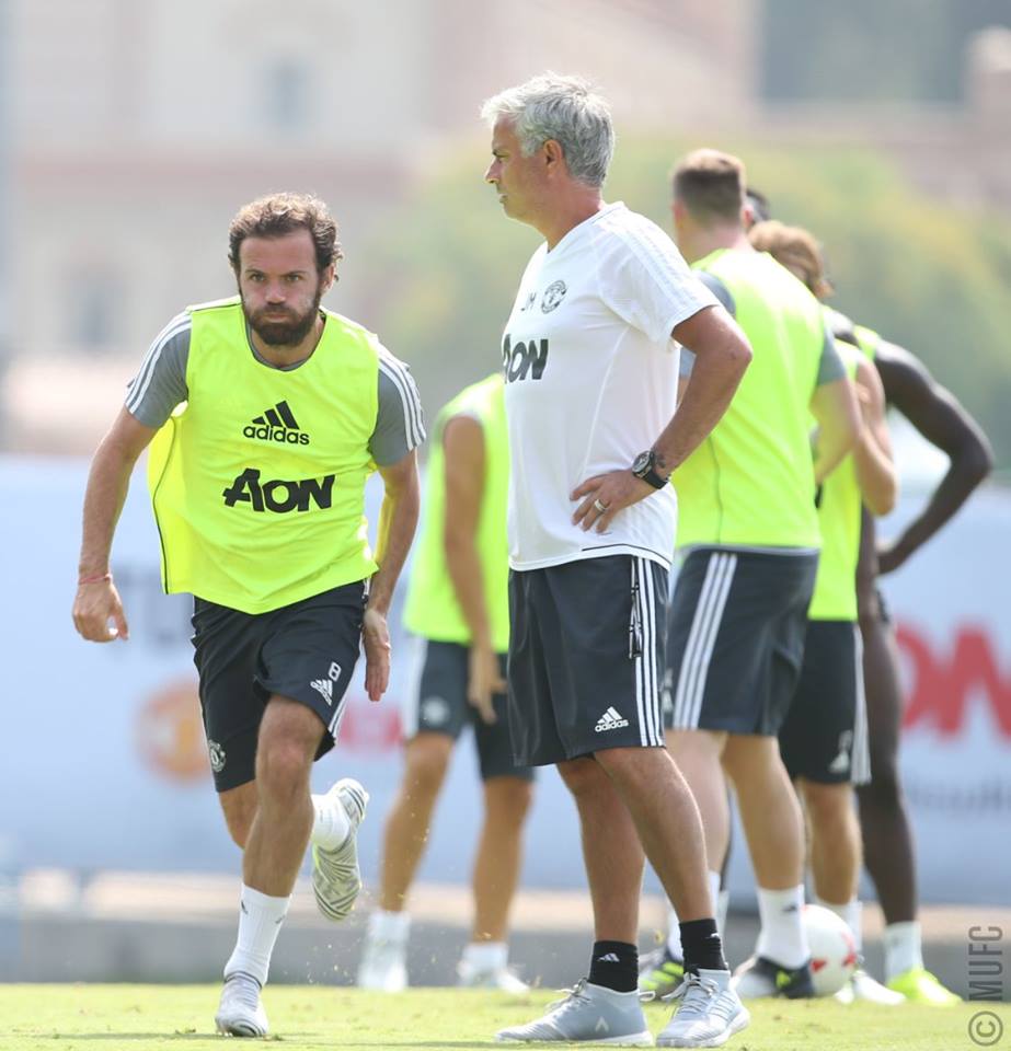 Mata quyết ghi điểm trước mắt HLV.