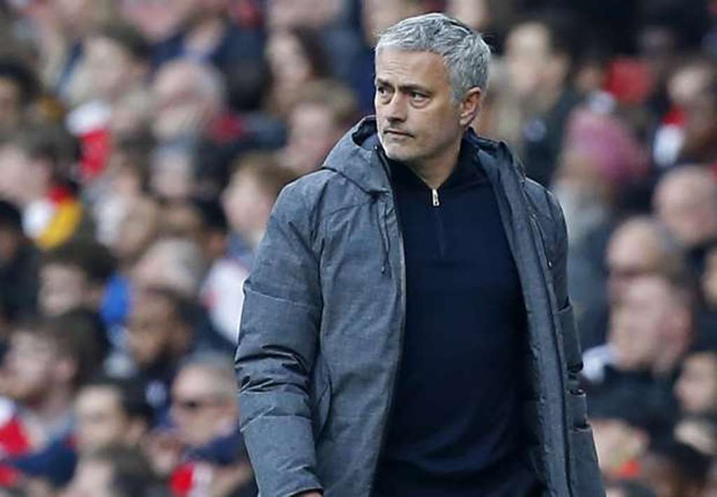 Mourinho đang đau đầu vì lực lượng của Man Utd.