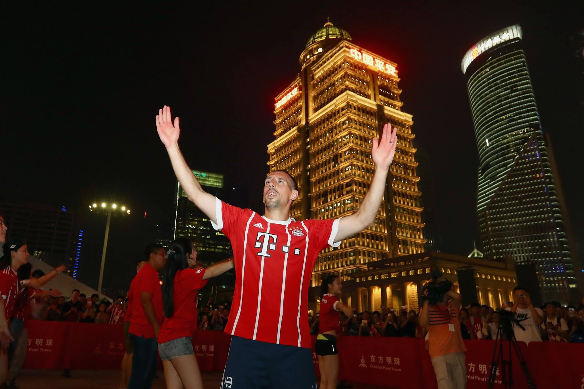 Ribery cũng vui chơi hết mình.