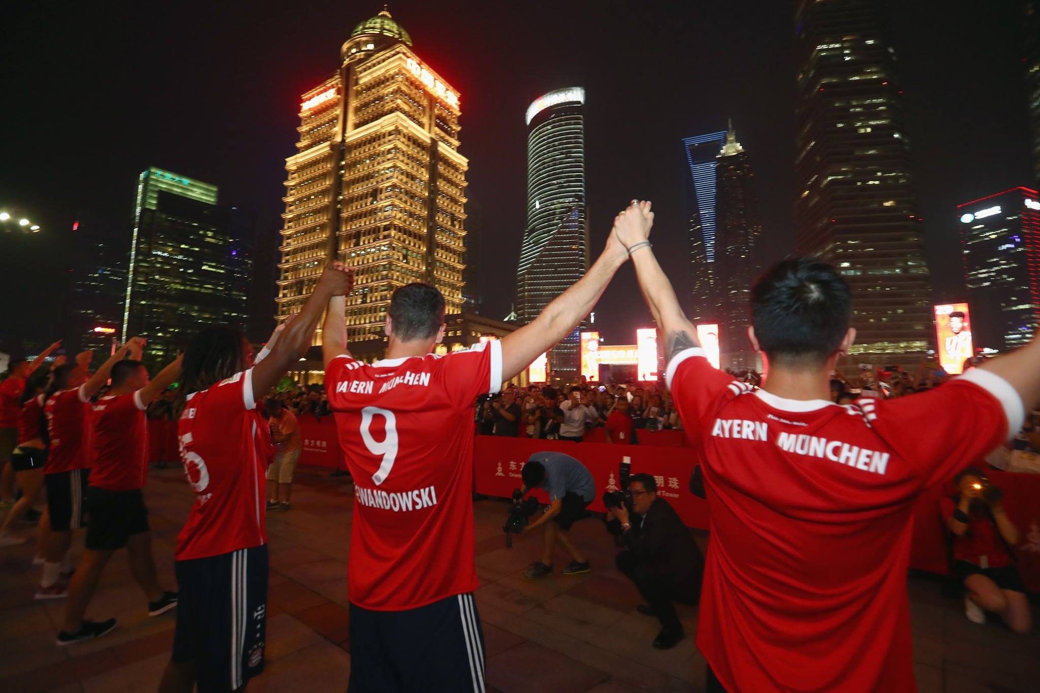 Bayern Munich được chào đón nồng nhiệt ở TQ.