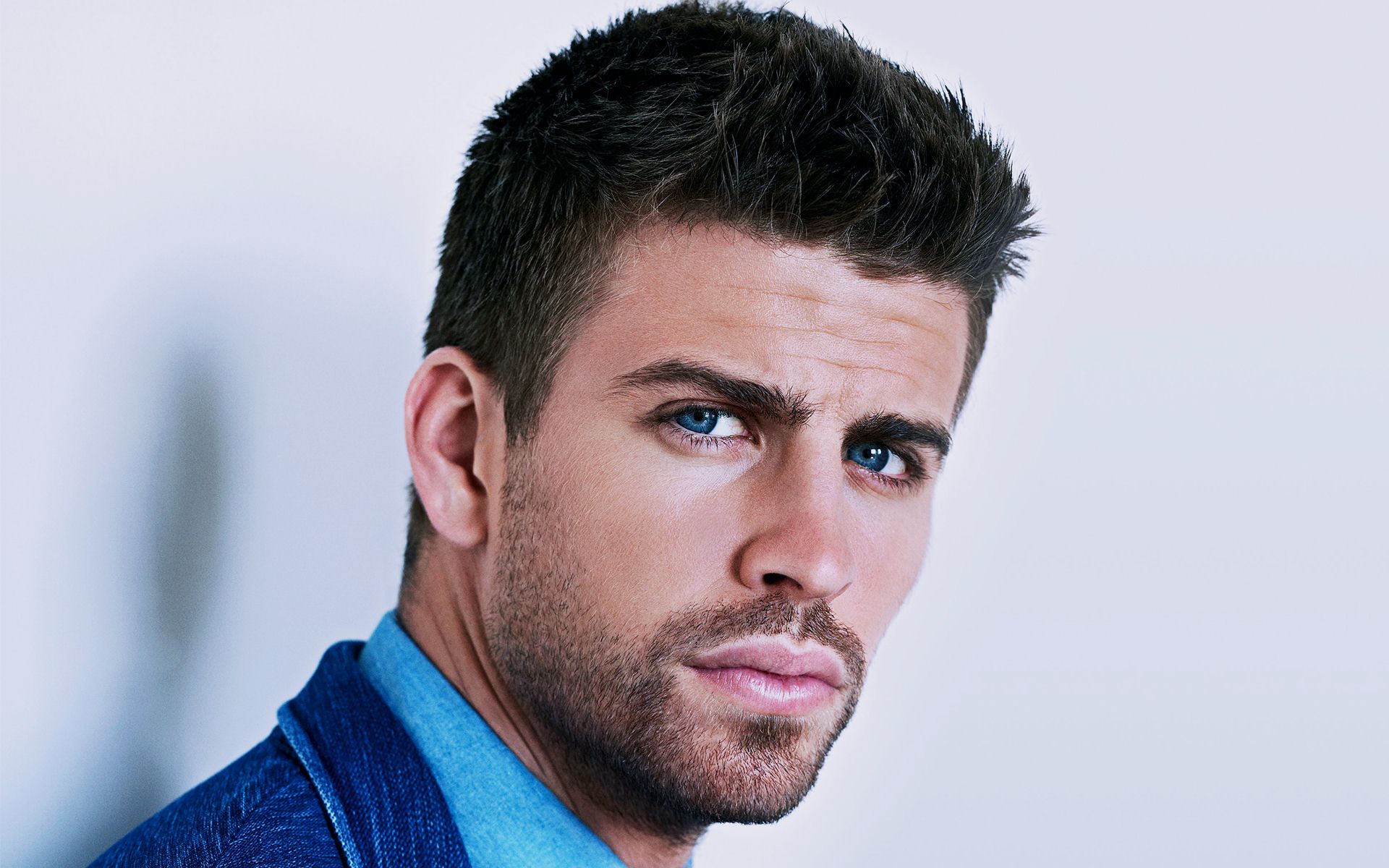 3. Gerard Pique (điều khoản giải phóng hợp đồng 200 triệu euro, thời hạn hợp đồng 2019)