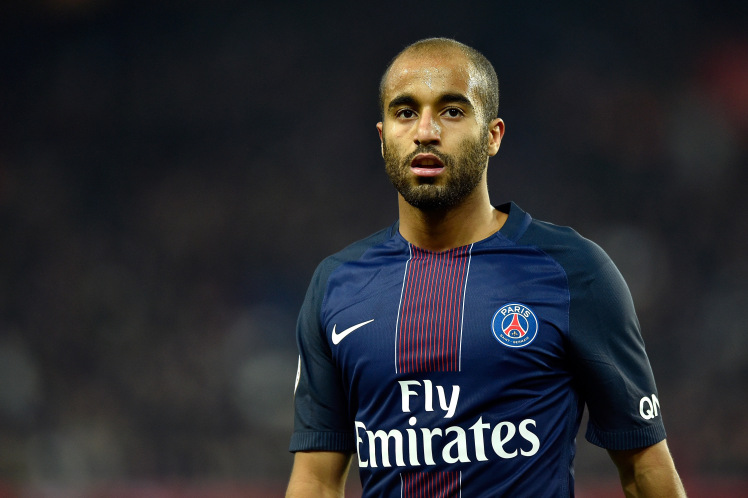 Arsenal muốn có Moura.