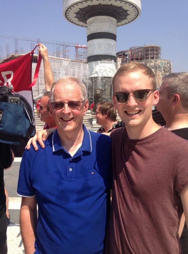 2 cha con George Hulliday đều là NHM của Man Utd.