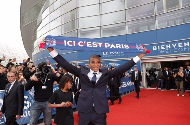Trước đó, Mbappe đã có buổi ra mắt PSG.