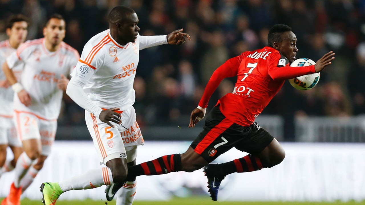 5. Firmin Ndombe Mubele (Rennes, 23 tuổi): Rê bóng thành công trung bình 3.2 lần/trận
