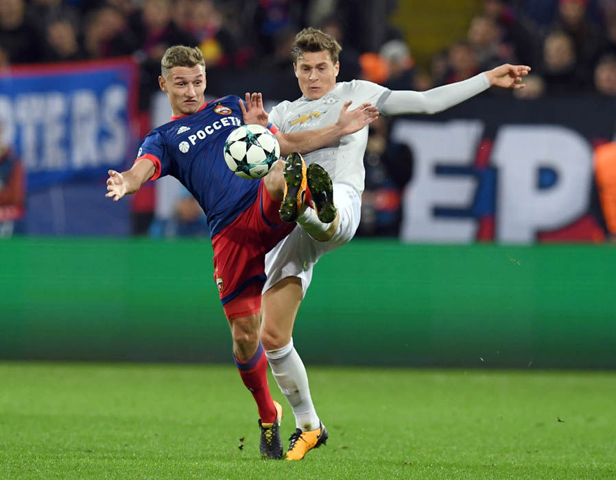 Lindelof 7 - Làm khá tốt nhiệm vụ ở bên trái hàng thủ 3 người. Những lần phân phối bóng của cựu ngôi sao Benfica rất ấn tượng. Lindelof cần nhiều hơn những trận đấu như vậy để thích nghi với Quỷ đỏ.