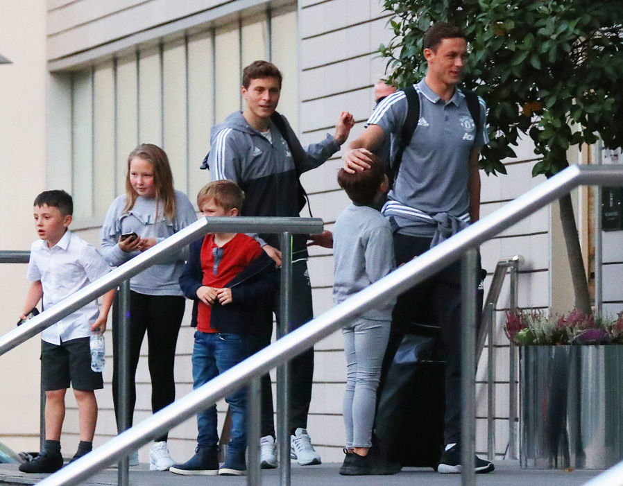 2 tân binh mùa Hè của Man Utd, Lindelof và Matic.