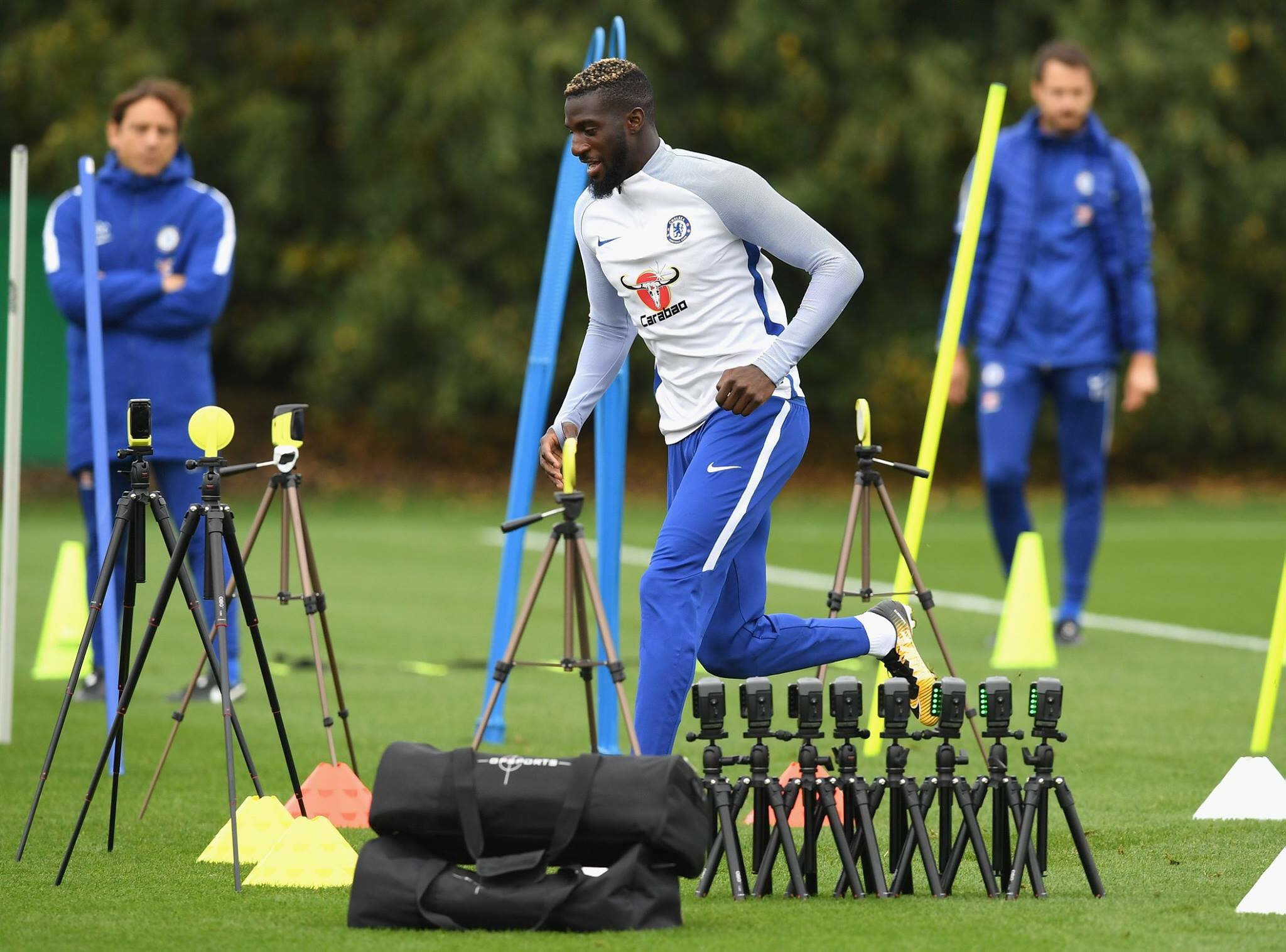 Bakayoko phần nào khiến NHM The Blues quên đi Matic.