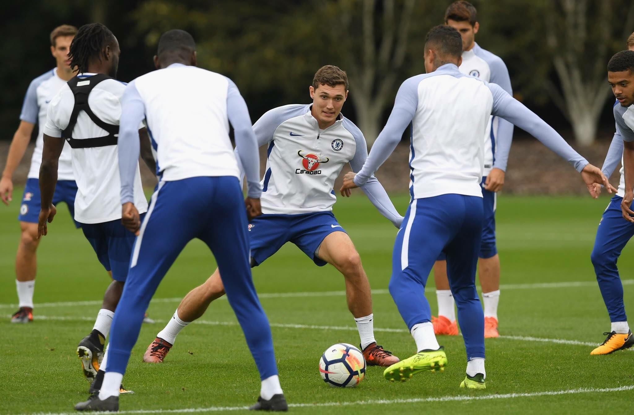 Chelsea tập luyện cật lực, sẵn sàng tiếp đón Man City.