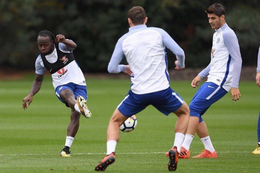 Chelsea chờ đợi sự bùng nổ của Morata hay Moses.