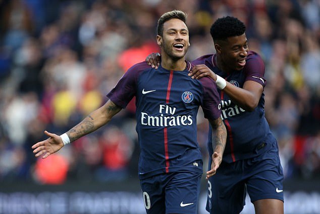 Niềm vui của cầu thủ đắt giá nhất thế giới.