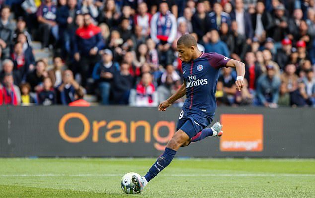Mbappe cũng đã có trận đấu rất hay với bàn thắng và những đường kiến tạo.