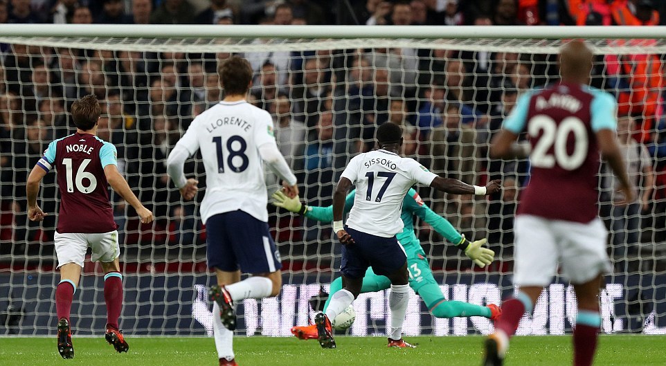 Sissoko mở tỉ số trận đấu ngay phút thứ 6.