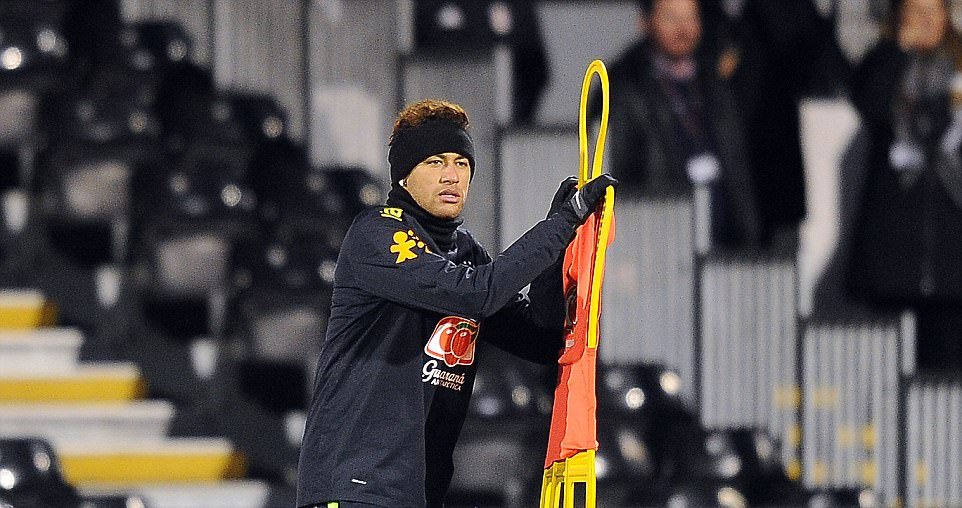 Giá trị chuyển nhượng 222 triệu euro của Neymar sẽ được phá bởi chính Neymar?