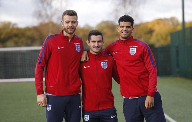 Angus Gunn, Lewis Cook và Dominic Solanke có được tin dùng?