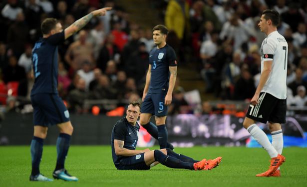 Jones của Man Utd chấn thương khi lên tuyển.