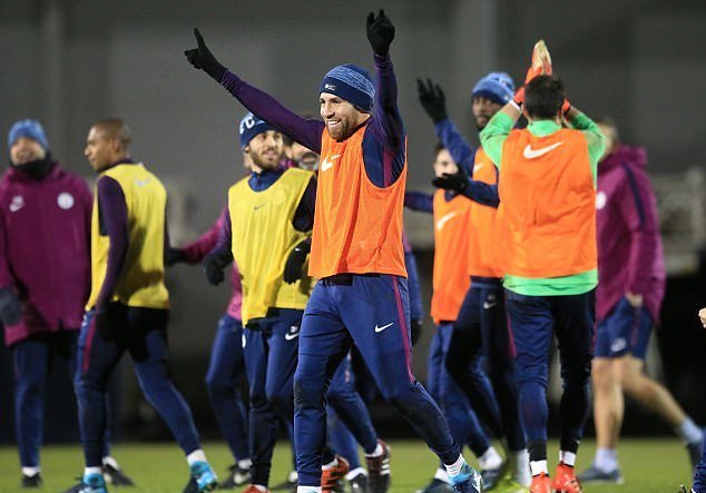 Nicolas Otamendi chơi khá ấn tượng từ đầu mùa.