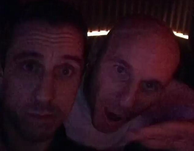 Họ đã vui chơi suốt đêm.