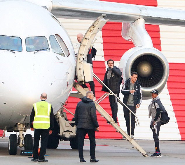 Ashley Young, Ander Herrera và Juan Mata - những quân bài ưa thích của Mourinho.