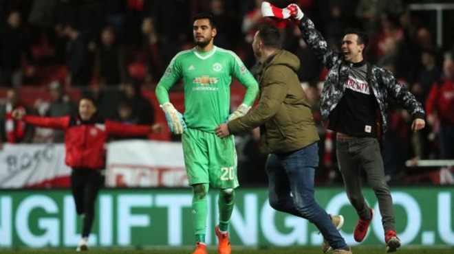 Man Utd vừa có trận thua sốc trước Bristol và bị loại khỏi League Cup.