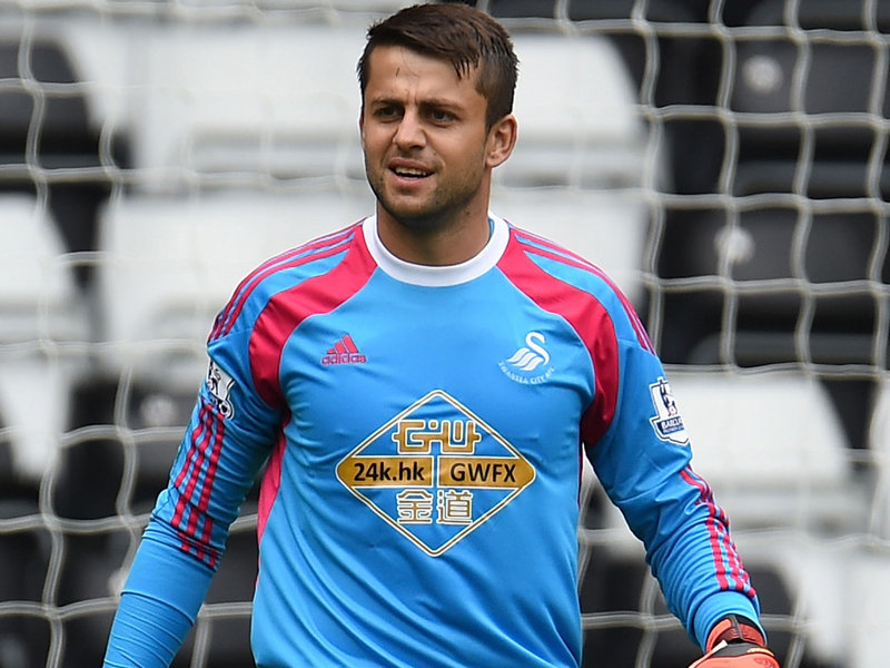 Cầu thủ cứu thua nhiều nhất: Lukasz Fabianski (75)