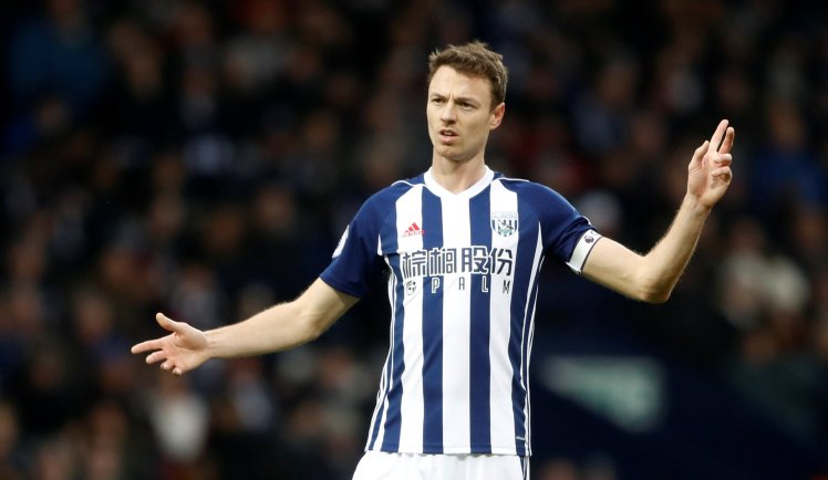 Arsenal muốn có Jonny Evans.