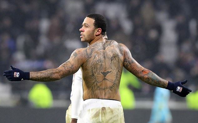 Depay lập siêu phẩm, Lyon quật ngã PSG phút bù giờ - Bóng Đá