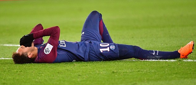PSG thắng dễ ở trận siêu kinh điển, nhưng Neymar bật khóc vì chấn thương - Bóng Đá