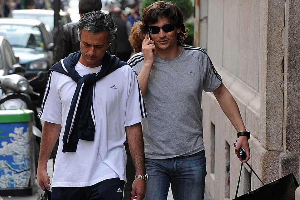 17 năm 'ấm nồng' của Jose Mourinho và 'cánh tay phải' Rui Faria - Bóng Đá