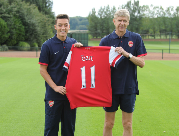 Nhờ cuộc gọi lúc 2h sáng của HLV Wenger, Arsenal mới có được Ozil - Bóng Đá